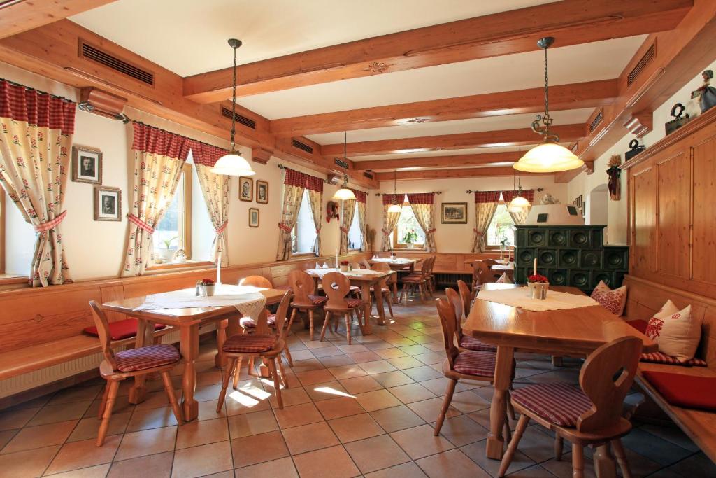 Restaurace v ubytování Gasthof Oberstegen