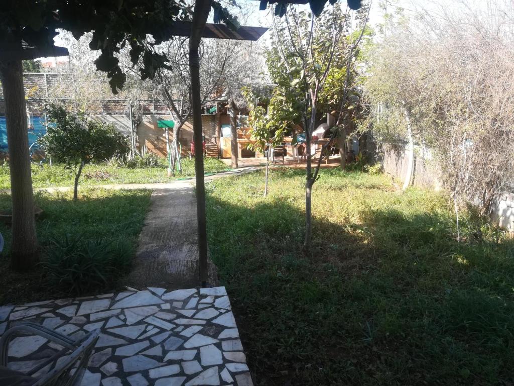 Vonkajšia záhrada v ubytovaní Country Rooms near Athens - Airport