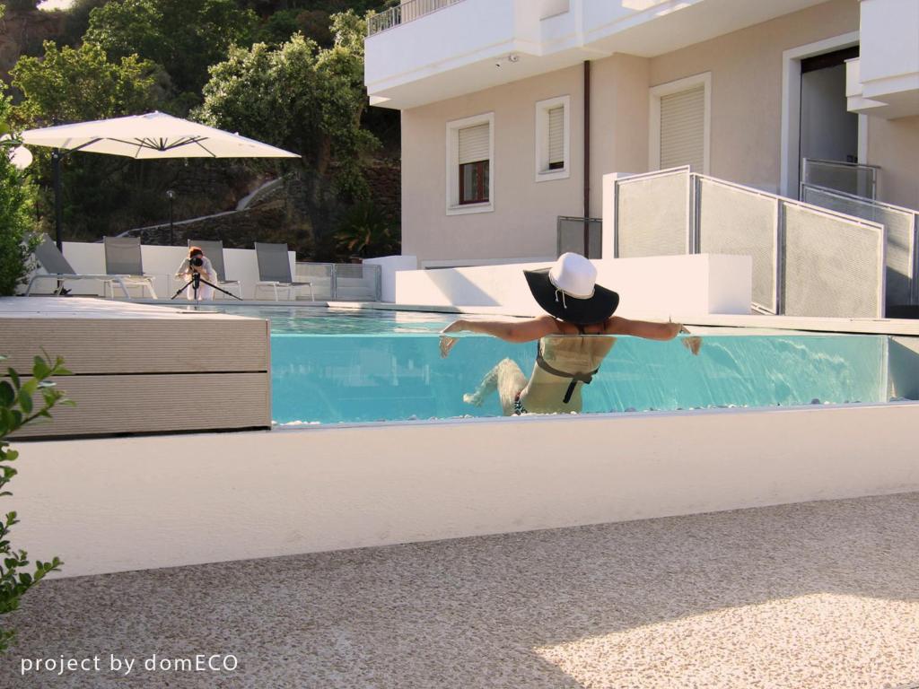 Bazén v ubytování Hotel Nettuno nebo v jeho okolí