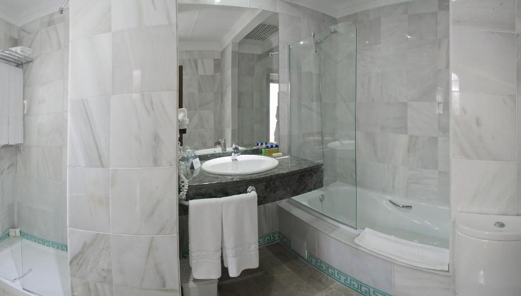 Hotel Doña Lola Zahara - 5