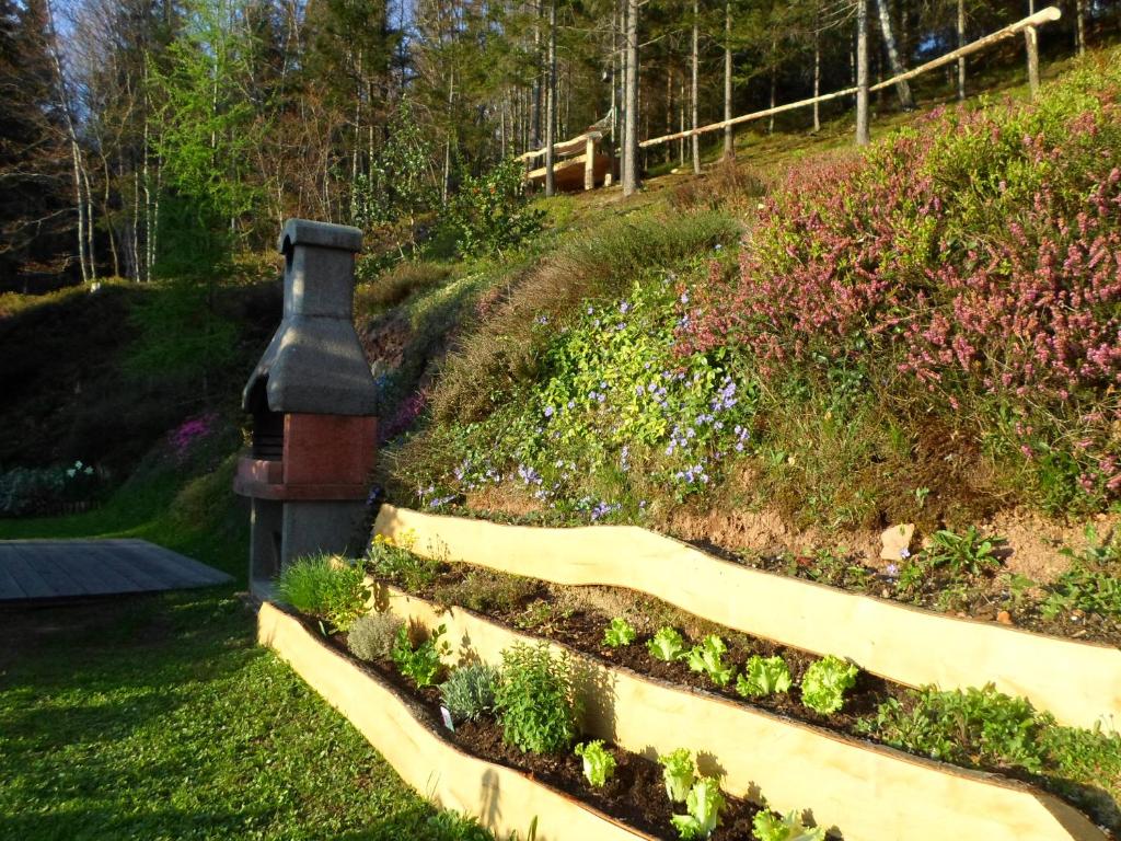 Zahrada ubytování Holiday Home Forest Peace, Lavrovec