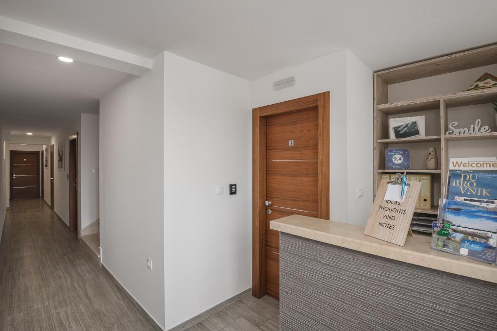 Sky Apartments & Rooms - 7