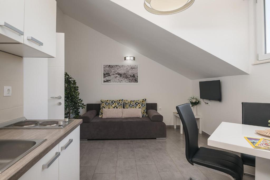 Sky Apartments & Rooms - 5