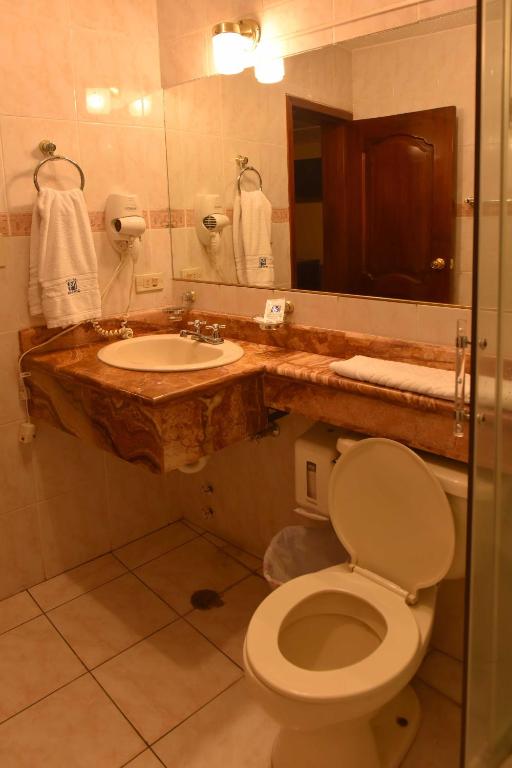 Koupelna v ubytování Hotel Makroz