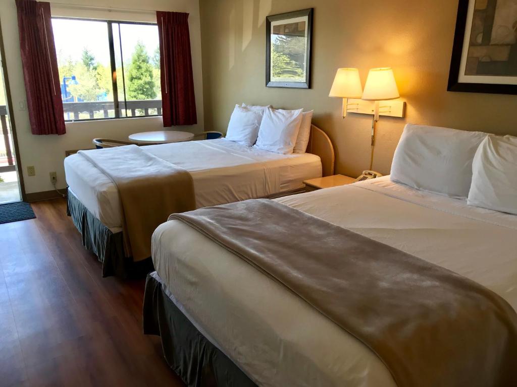 Sea-Tac Airport Value Inn - Queen Room Met Twee Queensize Bedden