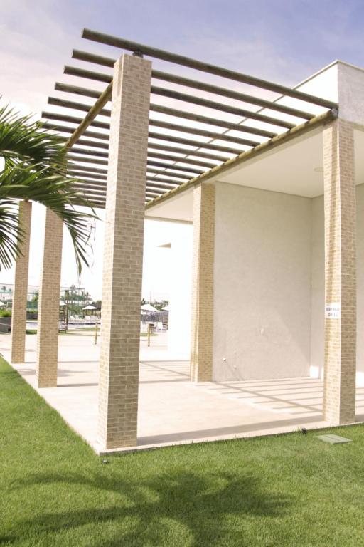  Muro Alto Condomínio Clube