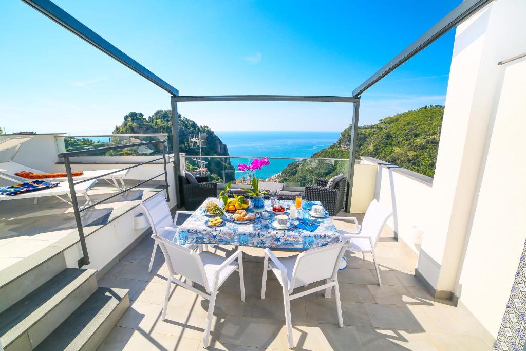 Admiring Amalfi - One-Bedroom House