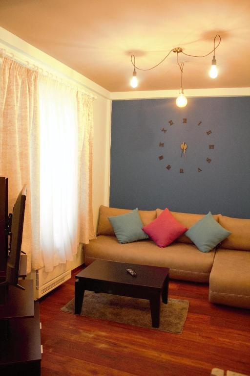 Nikki Apartments - Imazhi 8