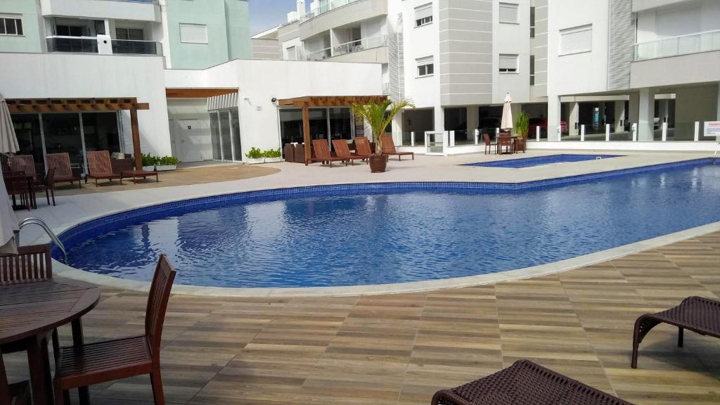  Apartamento novo frente para a piscina região nobre da praia dos Ingleses