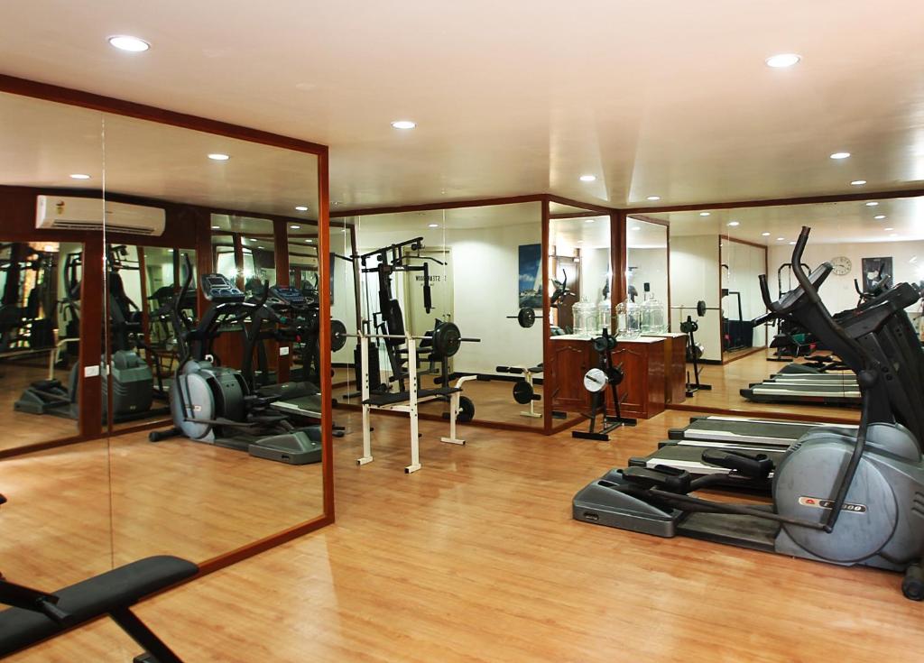 Fitness centrum a/nebo fitness zařízení v ubytování Pride Sun Village Resort & Spa