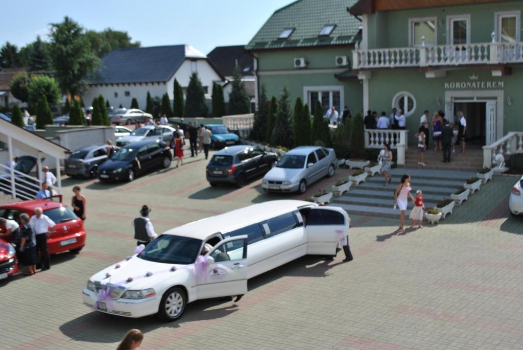 The building in which a szállodákat is located