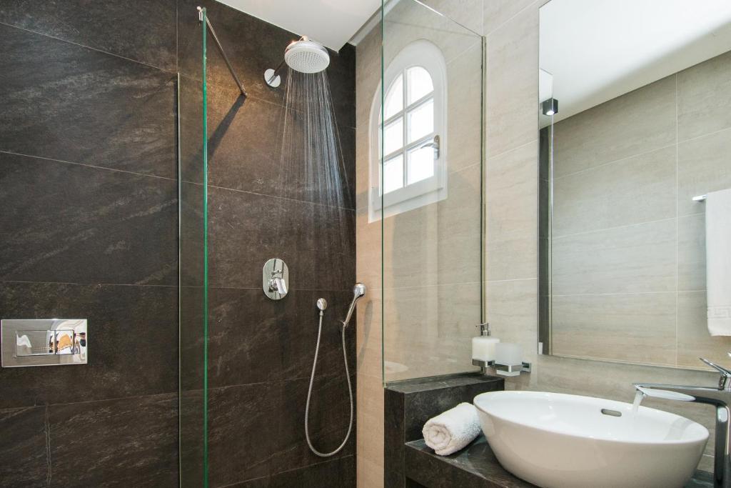 Tropical Studios - 12