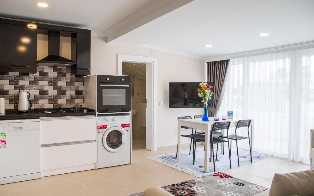 White Star Antalya - Two-Bedroom Apartment With Mountain View