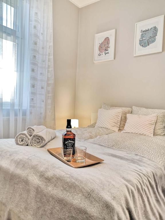 Bankowa 8 Guest Rooms - Housity