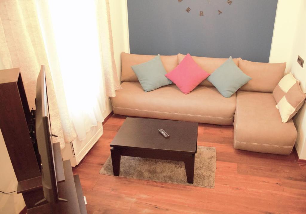 Nikki Apartments - Imazhi 9