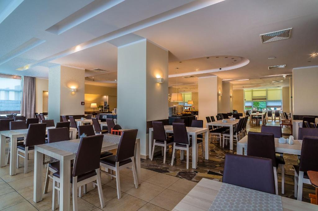 Restaurace v ubytování Hotel ***NAT Sarbinowo
