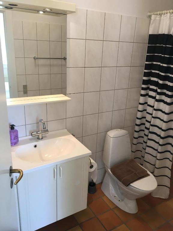 Koupelna v ubytování Lerbæk Hovedgaard