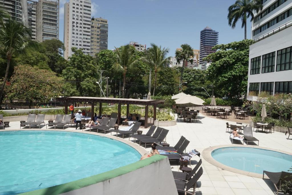 Bazén v ubytování Wish Hotel da Bahia nebo v jeho okolí