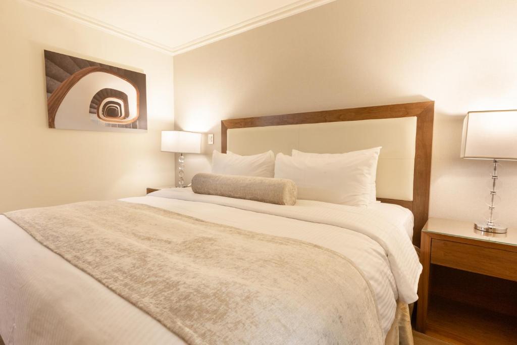 Antaris Cintermex - King Suite Mit Einem Schlafzimmer Mit Sofa-Bett