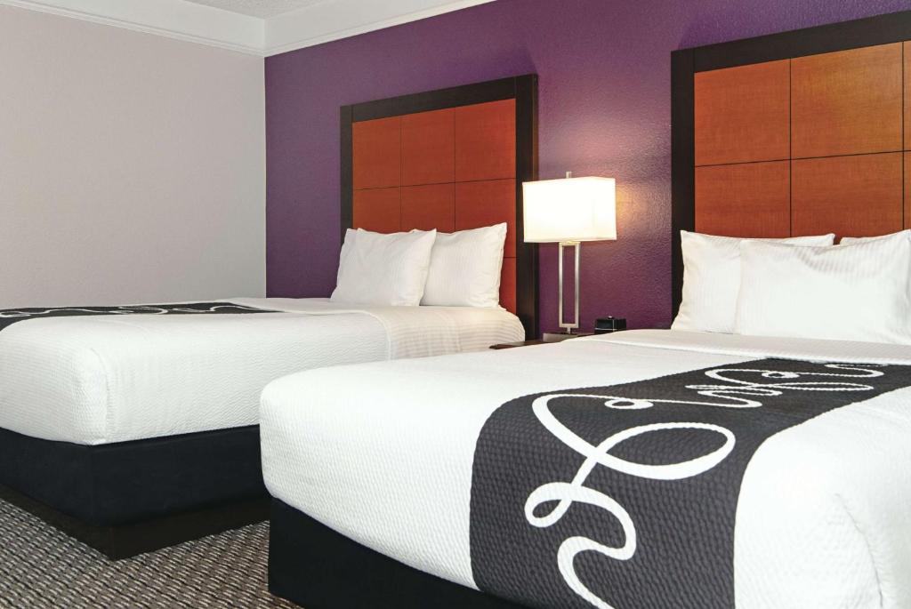 La Quinta Inn & Suites by Wyndham Ontario Airport - Doppelzimmer Mit Zwei Doppelbetten