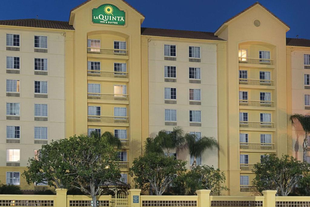 La Quinta by Wyndham Ontario Airport