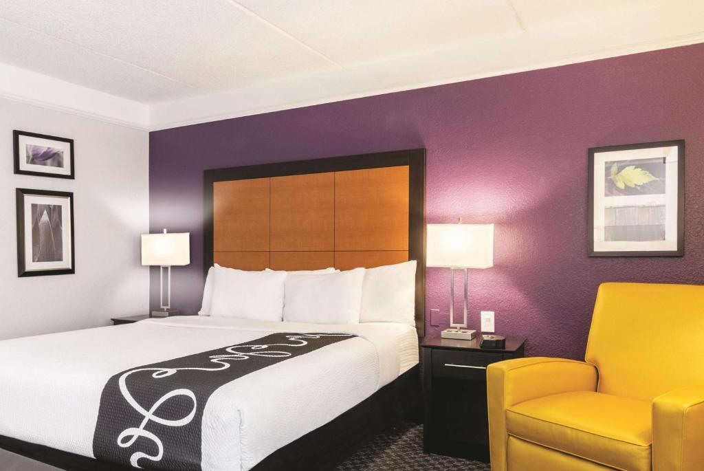 La Quinta by Wyndham Orlando Airport North - Deluxe King Room