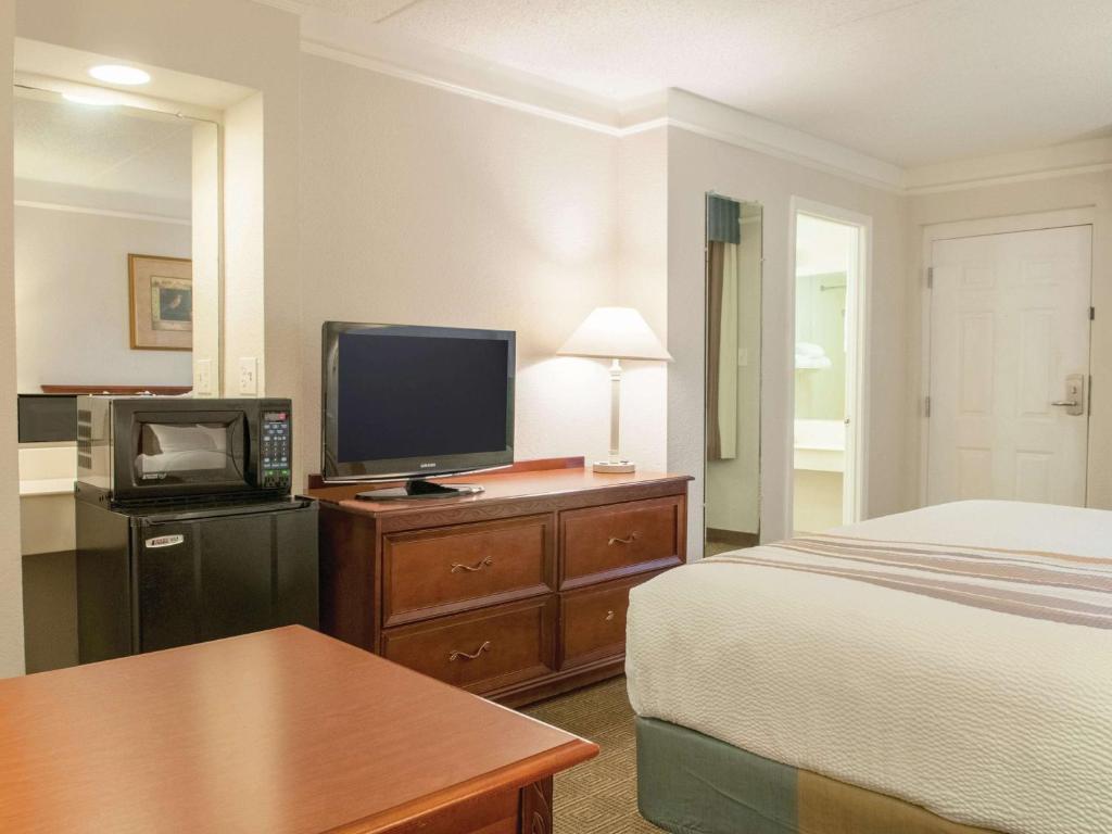 La Quinta Inn by Wyndham New Orleans Veterans / Metairie - Deluxe King Room - Non-fumeur