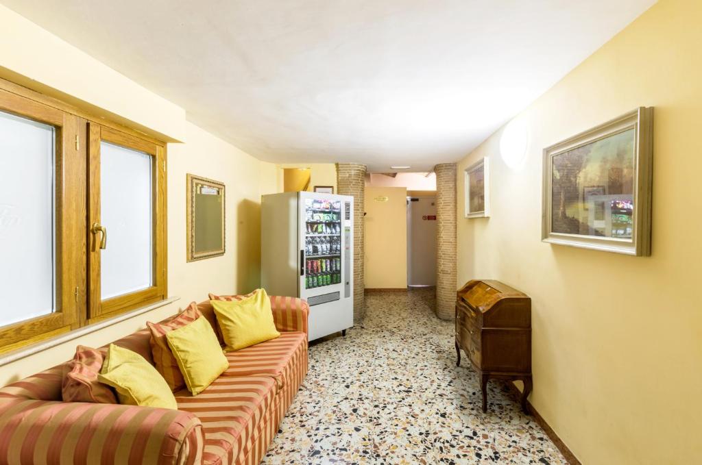 Kuchnia lub aneks kuchenny w obiekcie Hotel Tempio Di Pallade