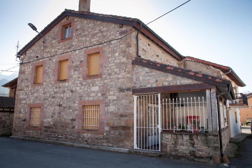 Budova, v ktorej sa dom na vidieku nachádza
