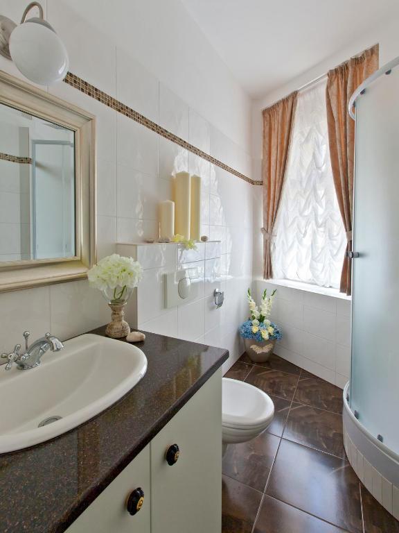 Cathedral Prague Apartments - Resim 18