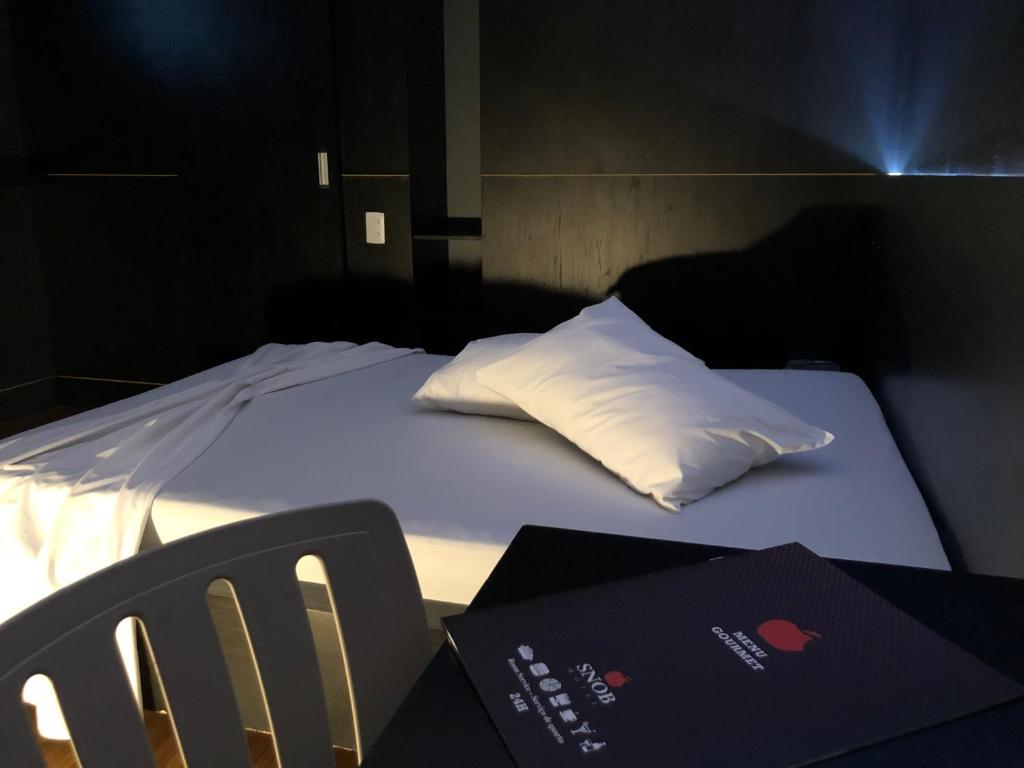  Snob Motel (Adult Only)