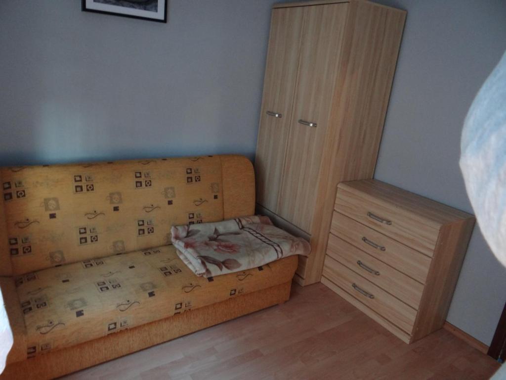 Posedenie v ubytovaní Korzeniowskiego 25