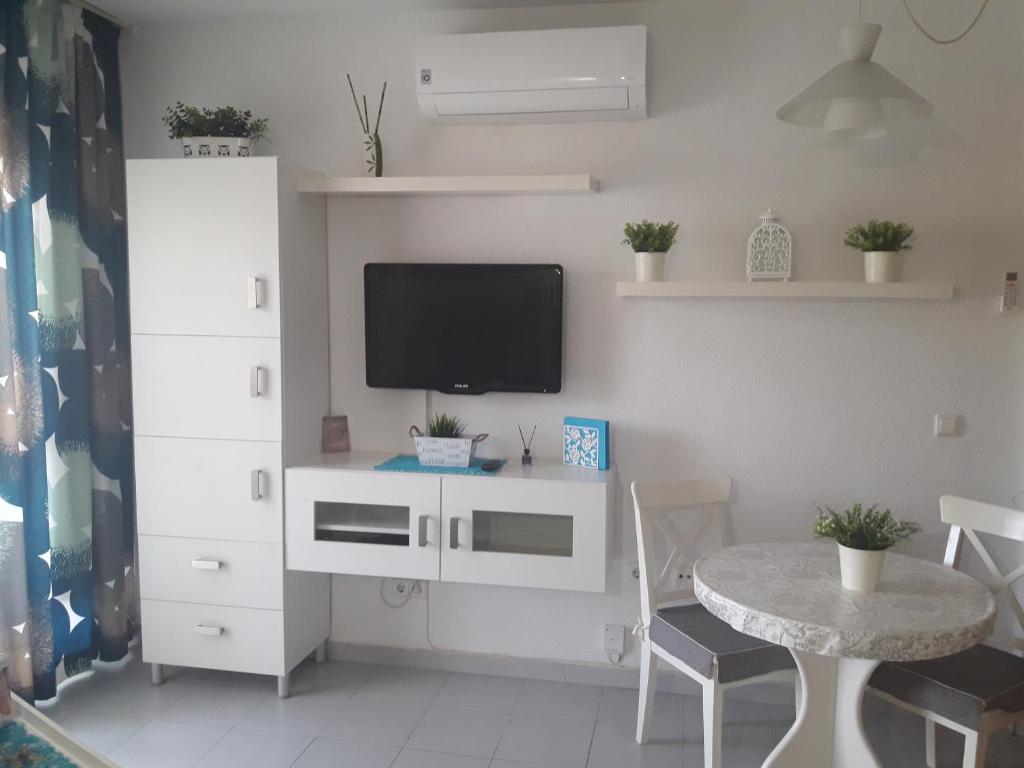 TV a/nebo společenská místnost v ubytování Benalbeach Holidays Benalmâdena