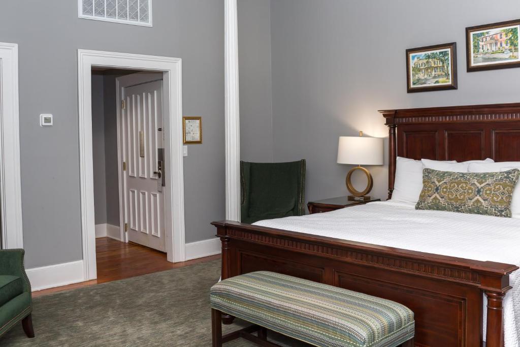 East Bay Inn, Historic Inns of Savannah Collection photo