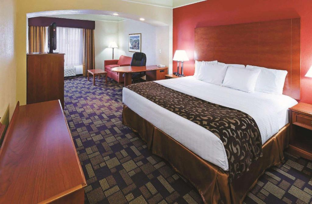 La Quinta by Wyndham Seguin - Room De Deluxe King