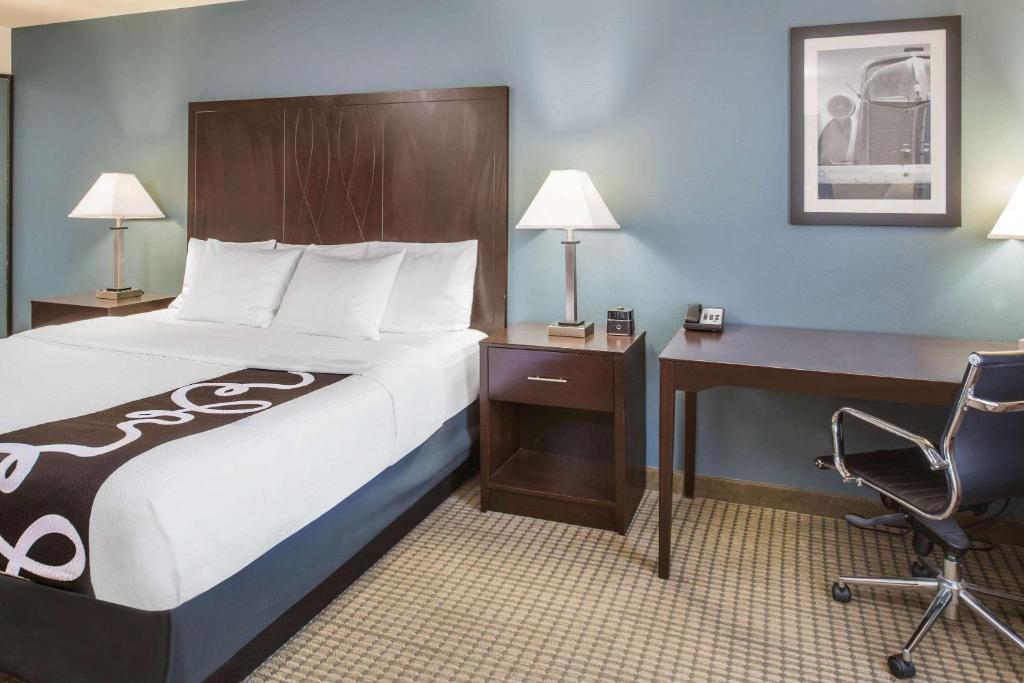 La Quinta by Wyndham Moscow Pullman photo