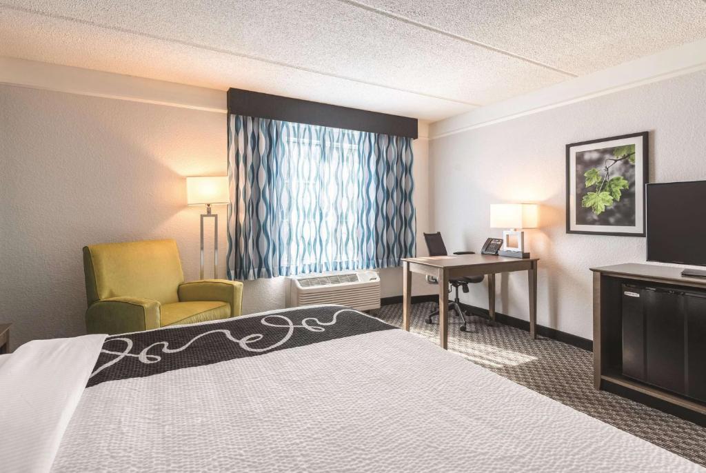 La Quinta by Wyndham Orlando Lake Mary photo
