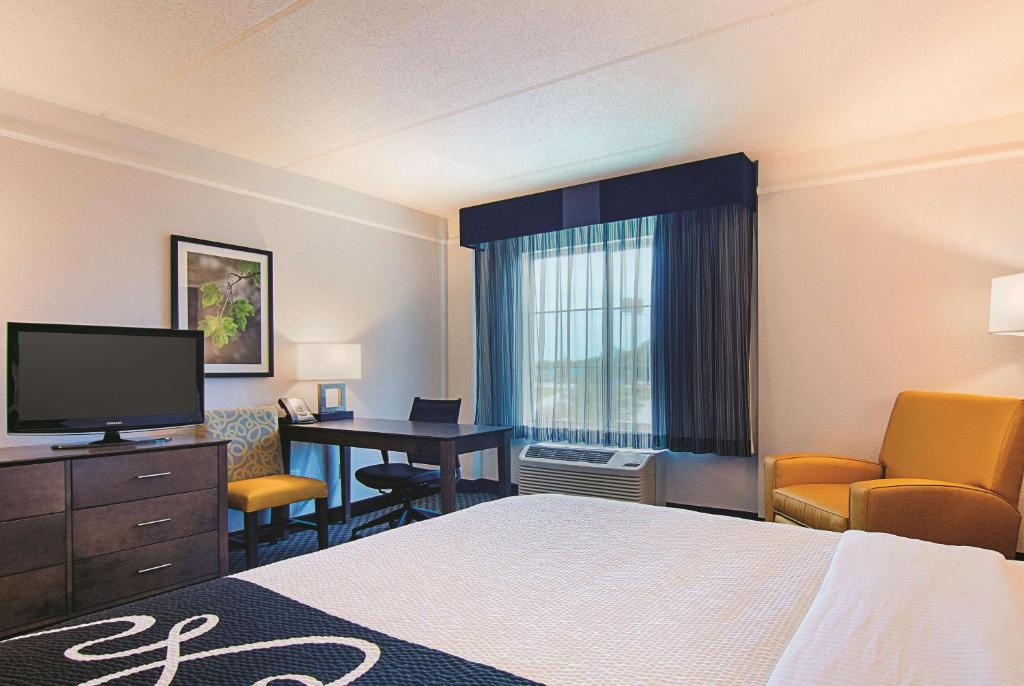 La Quinta Inn & Suites by Wyndham Shreveport Airport - Habitación King
