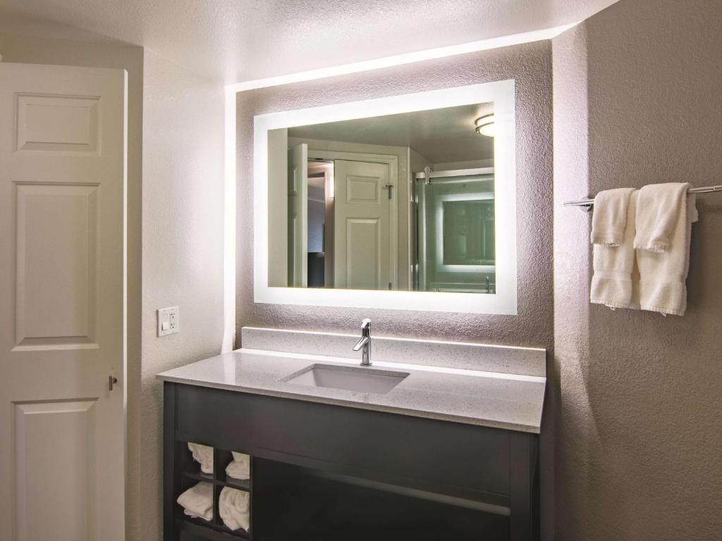 La Quinta by Wyndham Oklahoma City Norman - Deluxe King Room