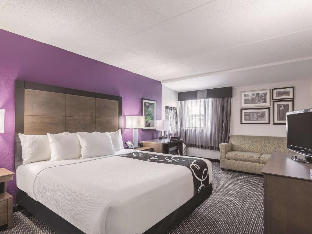La Quinta by Wyndham Salem NH photo