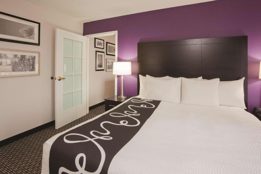 La Quinta by Wyndham Minneapolis Bloomington W - FREE AIRPORT SHUTTLE - Deluxe King Suite Avec Mobilité / Accès Aux Troubles Auditifs - Non-fumeurs