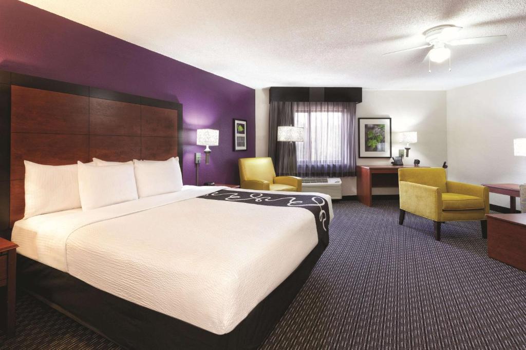 La Quinta by Wyndham Miami Airport East - King Suite Con Sofá Cama - No Fumadores