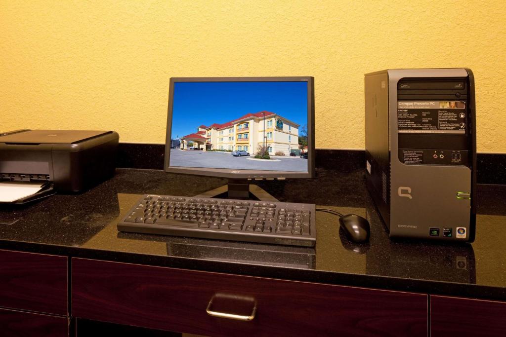 Galeriebild der Unterkunft Stay Express Inn & Suites - Mobile, AL in Mobile