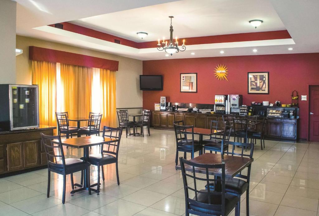 La Quinta by Wyndham Alice photo
