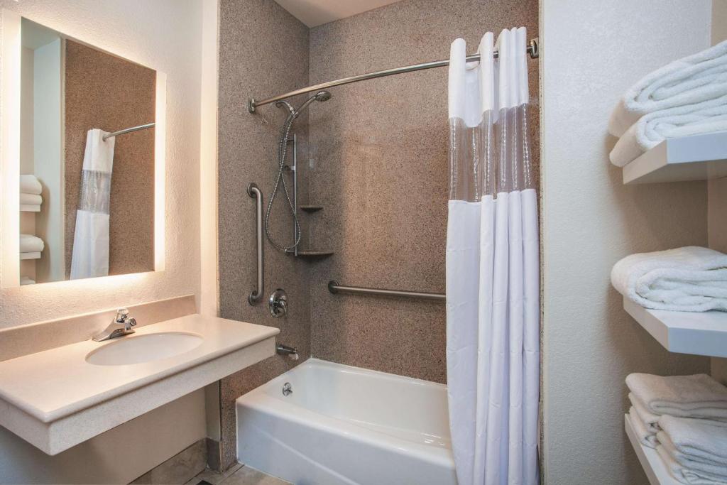 La Quinta by Wyndham Dublin - Pleasanton photo