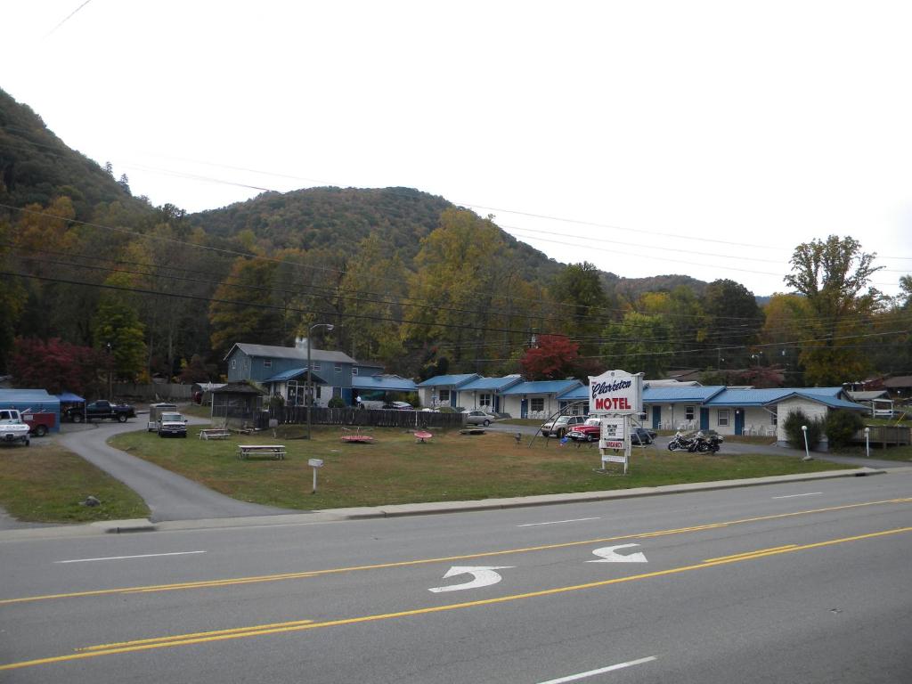 山景或在汽车旅馆看到的山景