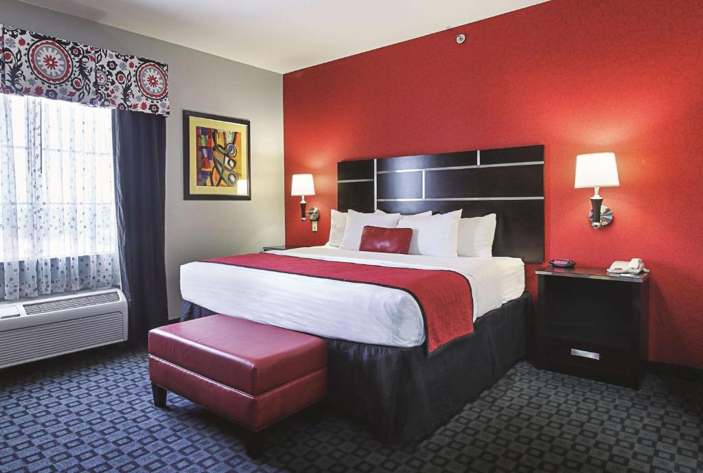 La Quinta Inn & Suites by Wyndham South Dallas - Hutchins - Habitación Deluxe Con Cama Extragrande