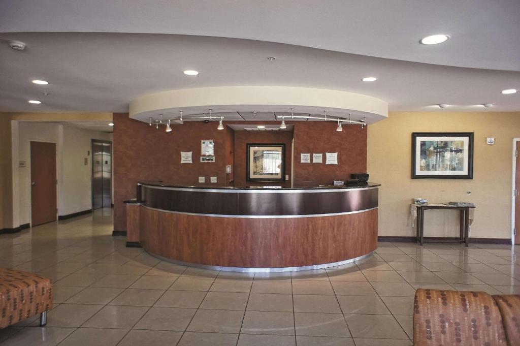 La Quinta by Wyndham Edmond photo