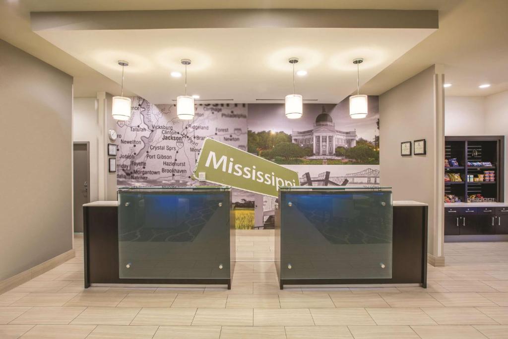 La Quinta by Wyndham Hattiesburg - I-59 photo