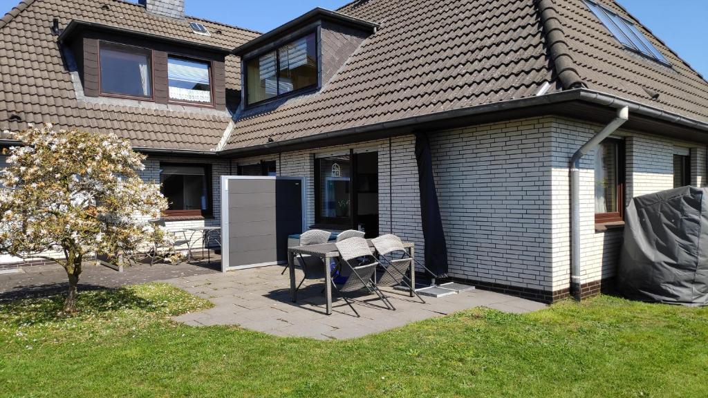 Strandnahe Ferienwohnung Duhnen Garten, Strandkorb, 4 Personen